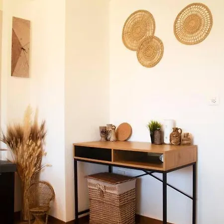 Geraeumige Und Stylische Mit Weitsicht Appartamento Huttwil