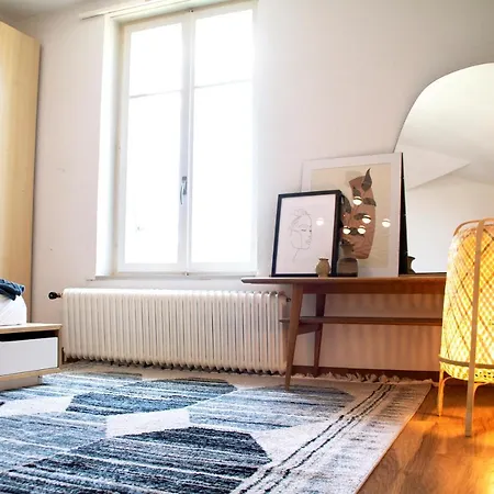 Geraeumige Und Stylische Mit Weitsicht